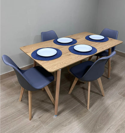 Comedor de 4 sillas TULIP + Mesa de madera laminada rectangular