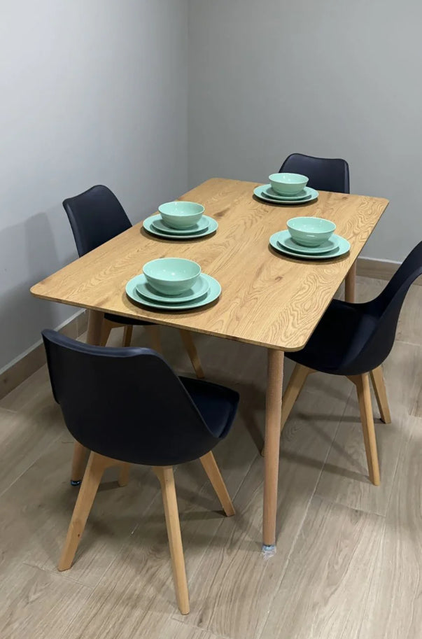 Comedor de 4 sillas TULIP + Mesa de madera laminada rectangular